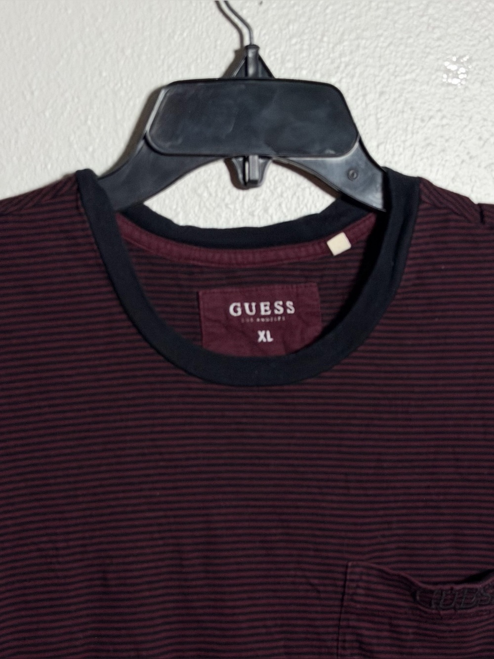 GUESS Men's Casual Preppy Striped Burgundy/Black Short Sleeve Pocket Tee size XL - Picture 4 of 9